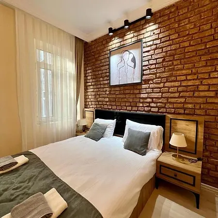 Taksim Deluxe Flat